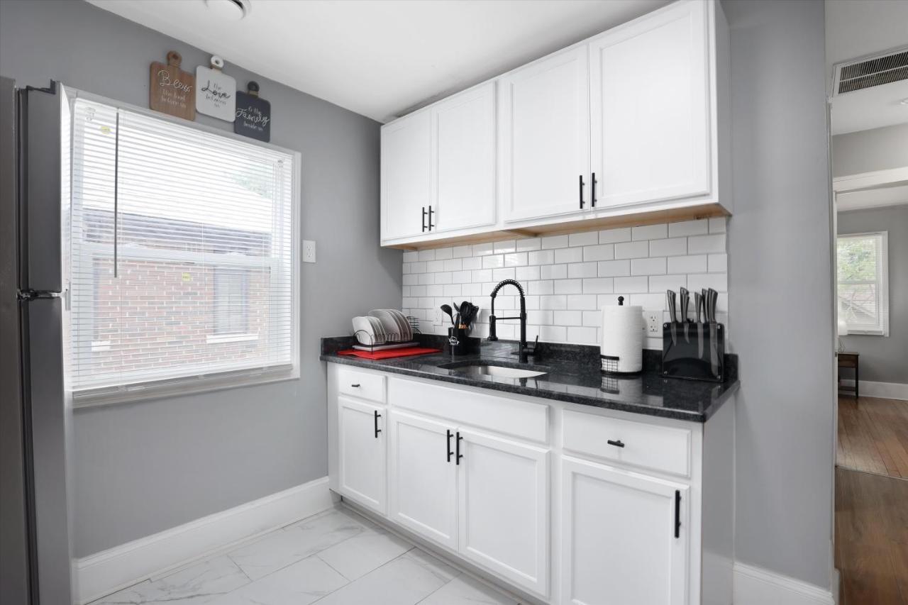 Modern & Cozy East Side Gem ~ Queen Beds ~ Parking Детройт Экстерьер фото